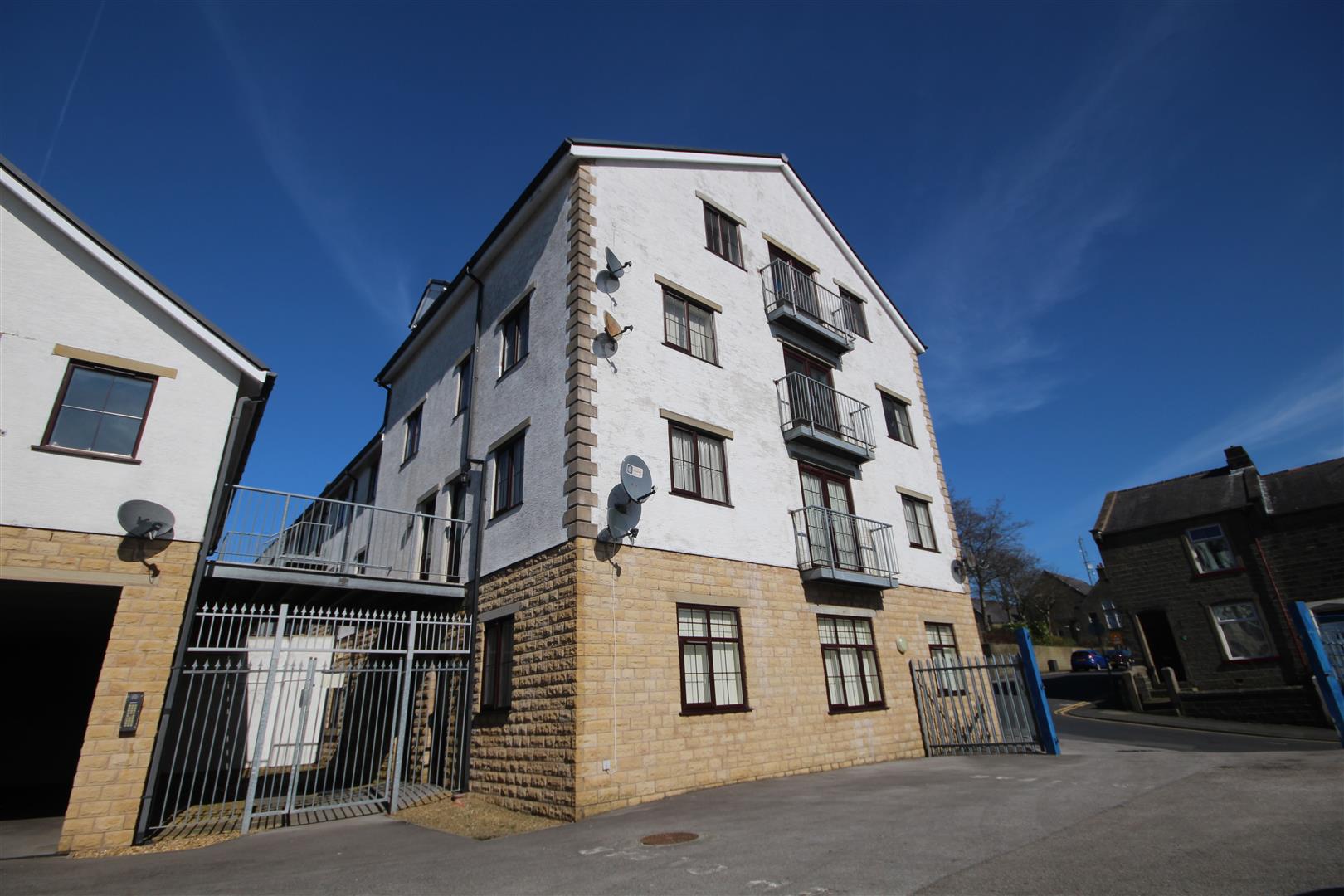 2 bedroom apartment For Sale in Colne - IMG_9476.JPG